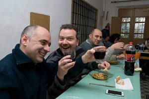 César Casanova y Werner Schrul disfrutando de la comida